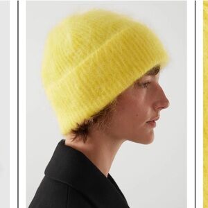 COS Neon Yellow toque